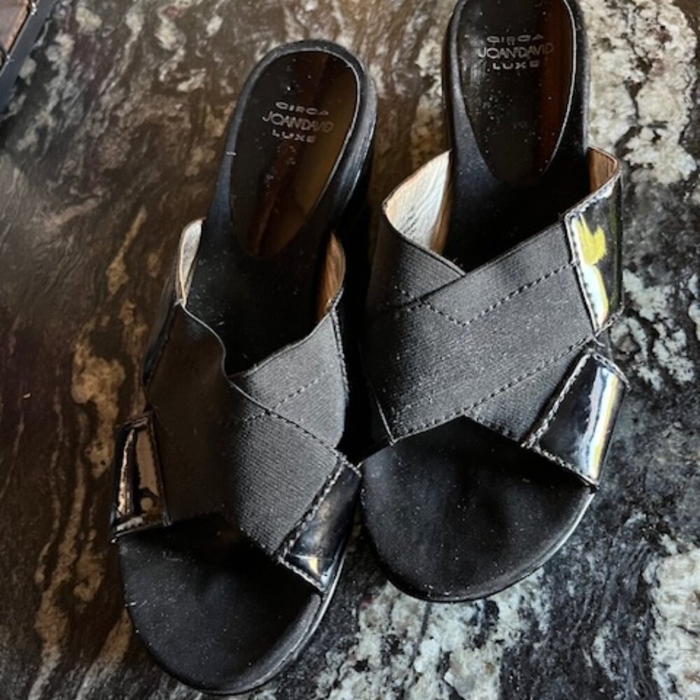 black patent sandals size 9 1/2m